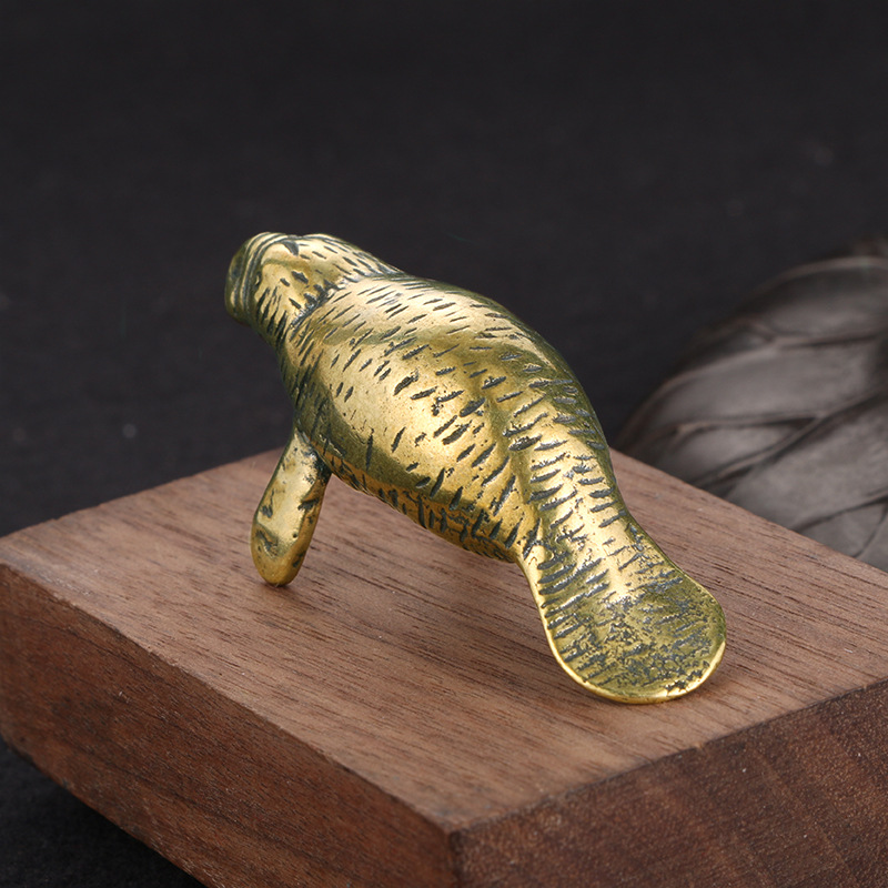 Figurines décoratives en laito - Office Furniture Warehouse avis et prix